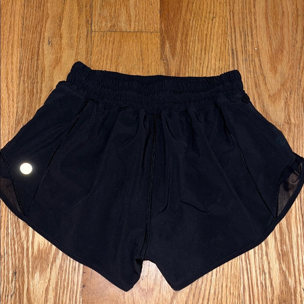 Lululemon Hotty Hot Low Rise Short Swift 2.5” Style LW7ARKR - Picture 7 of 9
